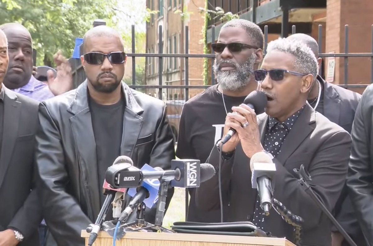 yzyupdates's tweet photo. Ye in Chicago at the ceremony where his mother, Donda West, is being honored with her own honorary street, “Dr. Donda West Way.” ❤️🙏🏾 https://t.co/z8zMx6kP65