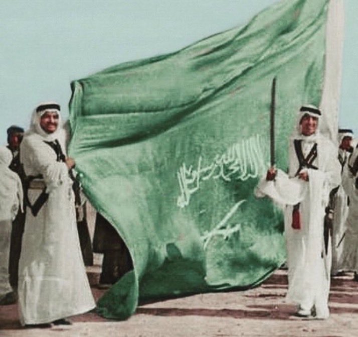 _somthinglikeme's tweet photo. حبيبتي والحب ماهو شويّه
أحبها فطرة وعشق وحميّه 💚 https://t.co/xhOZn9vVXE