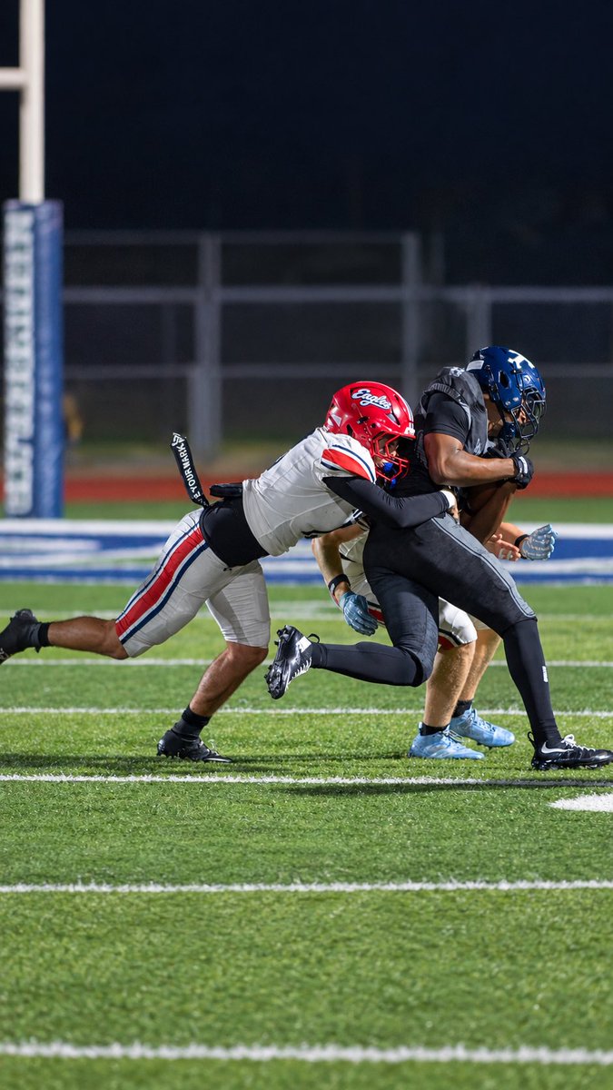 b3humble_nay's tweet photo. it’s that time of the year coaches ! check out my highlights over week 1,3,4 !! https://t.co/OSd8HGvQEh @recruitLHSFB @coachgilreath @JPRockMO @GSV_STL https://t.co/ySw4Z7NAHc