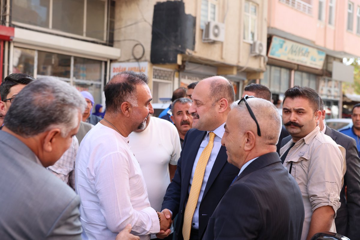 sanliurfabld's tweet photo. Şanlıurfa Büyükşehir Belediye Başkanımız Sayın Mehmet Kasım Gülpınar, Viranşehir ilçemizde hizmete giren yeni giyim mağazasının açılışını gerçekleştirdi.

Açılış kurdelesini hemşehrilerimizle birlikte kesen Başkanımız Gülpınar, iş yeri sahibi Hasan Yenigün’e ve çalışanlarına hayırlı, bereketli ve bol kazançlar diledi.