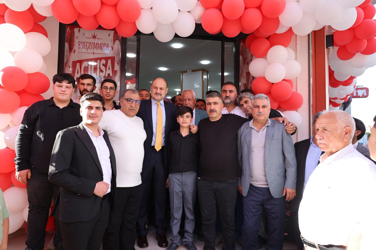 sanliurfabld's tweet photo. Şanlıurfa Büyükşehir Belediye Başkanımız Sayın Mehmet Kasım Gülpınar, Viranşehir ilçemizde hizmete giren yeni giyim mağazasının açılışını gerçekleştirdi.

Açılış kurdelesini hemşehrilerimizle birlikte kesen Başkanımız Gülpınar, iş yeri sahibi Hasan Yenigün’e ve çalışanlarına hayırlı, bereketli ve bol kazançlar diledi.
