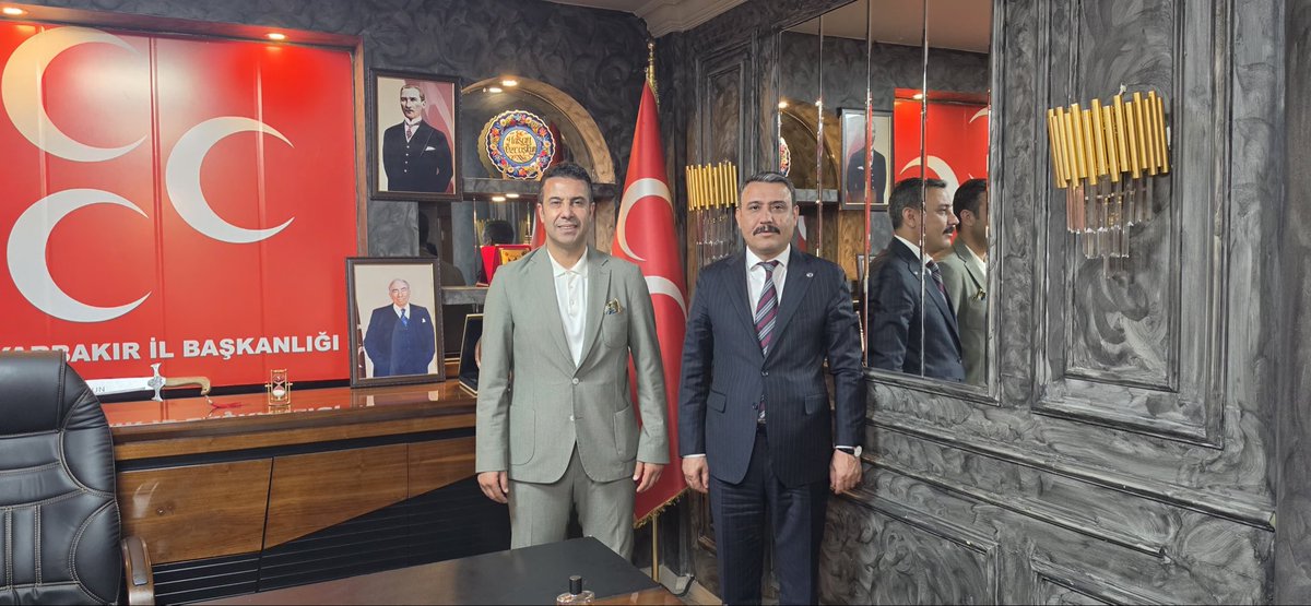 MHPDYARBAK7n's tweet photo. AK Parti Diyarbakır İl Başkanı Sayın Hamit Sümer, AK Parti Eğil Belediye Başkanı Sayın Fırat Seydaoğlu ve beraberindeki heyet, İl Başkanımız sayın Hasan Özcoskun'a hayırlı olsun ziyaretinde bulundu. Kendilerine nazik ziyaretleri için teşekkür ediyoruz.@dbdevletbahceli @MHP_Bilgi https://t.co/ja2qTTZYO0
