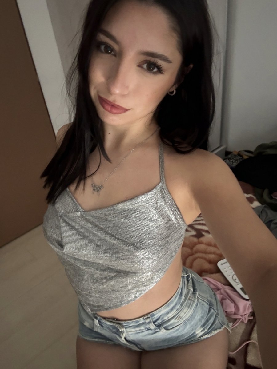 moondreammnwc8's tweet photo. nothing beats seeing girls happy ☁️✨ https://t.co/bU3Yr276t1