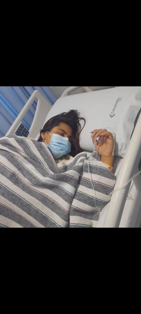 ElizbethCristi7's tweet photo. 🚨 #ATENCIÓN | FAMILIA PIDE AYUDA URGENTE PARA REMISIÓN DE JOVEN HOSPITALIZADA EN GIRARDOT Una familia denuncia que Tania Valentina lleva cerca de un mes hospitalizada en Colsubsidio de Girardot por una compleja patología biliar y requiere atención especializada en cirugía hepatobiliar. Según sus familiares, pese a las solicitudes y acciones legales presentadas, aún no se concreta la remisión a una institución que cuente con este servicio. Hacen un llamado a Famisanar EPS, Colsubsidio y las autoridades de salud para buscar una solución urgente. @Supersalud 

La patria milagrosa nada que les hace el milagro a los colombianos