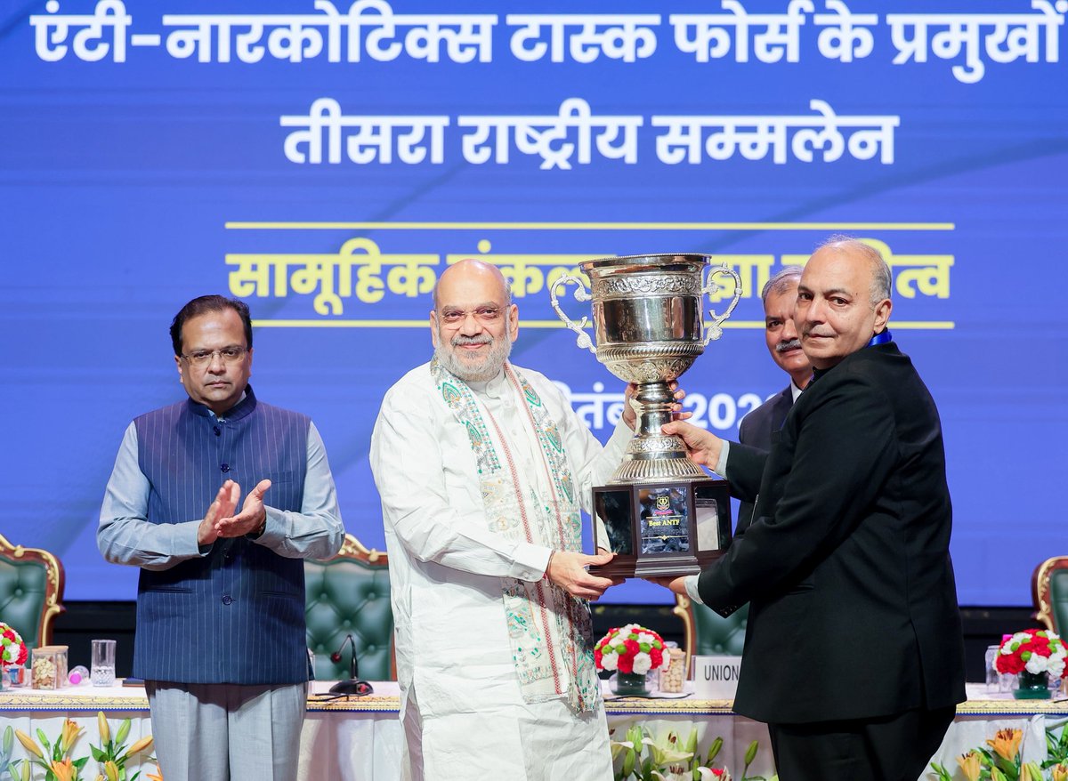 HMOIndia's tweet photo. Union Home Minister and Minister of Cooperation Shri @AmitShah inaugurated the 3rd National Conference of Anti-Narcotics Task Force (ANTF) Heads of States/UTs in New Delhi. UHM launched TVCs for anti-narcotics awareness and laid foundation stones for the new zonal complexes of NCB in Lucknow and Dehradun.
Press Release: https://t.co/pztsayjEVO