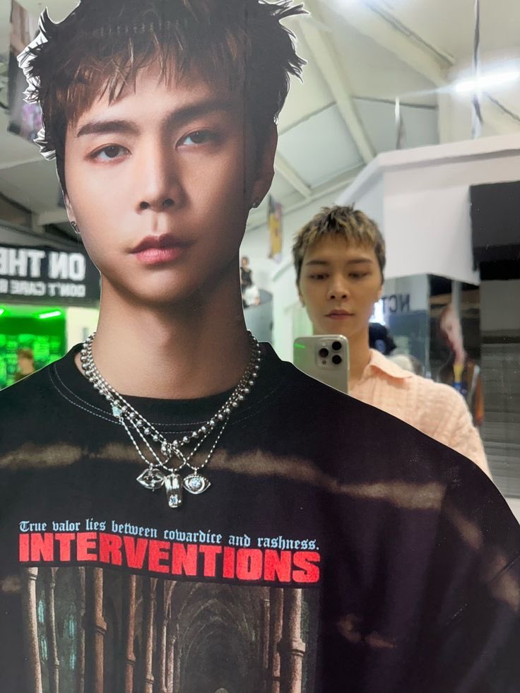 johfam's tweet photo. me when i see anything johnny related irl https://t.co/QN1HKT3qyw