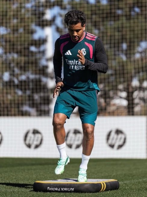 H1m_RMCF's tweet photo. Get better my GOAT🤍🤍 https://t.co/ZGs2a0iUue
