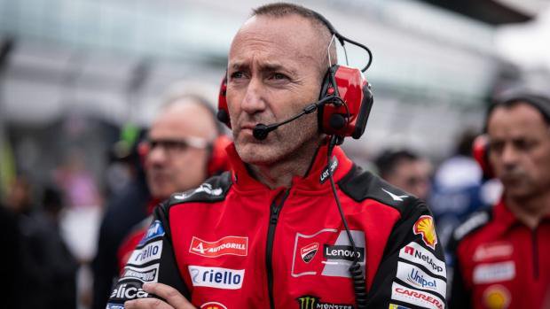 FranckyHawk29's tweet photo. 🚨 BREAKING | I capotecnici della stagione 2027 per Squadra e Pilota.

🔴 DUCATI
Marquez --- Rigamonti 🇮🇹 
Acosta --- Gabarrini 🇮🇹 
Aldeguer --- Branchini 🇮🇹 
Bulega --- Flamigni 🇮🇹 
Mir --- Carchedi 🇬🇧
Holgado --- Giovanotti 🇮🇹 

⚫APRILIA
Bagnaia --- Romagnoli 🇮🇹 
Bezzecchi --- Venturato 🇮🇹 
Fernandez --- Herrera 🇪🇸
Bastianini --- Mattarollo 🇮🇹 

🔵YAMAHA
Martin --- Munoz 🇪🇸 
Ogura --- Gubellini 🇮🇹 
Razgatioglu --- Giribuola 🇮🇹 
Guevara --- Guidotti 🇮🇹 

🔴HONDA
Quartararo --- Pupulin 🇮🇹 
Alonso --- Santi Hernandez 🇪🇸 
Zarco --- Garcia 🇪🇸 
Moreira --- Madrid 🇪🇸

🟠KTM
Alex Marquez --- Marron 🇮🇪
Di Giannantonio --- Cazeaux 🇦🇷
Marini --- Hernando 🇪🇸
Agius --- Munzone 🇮🇹
#MotoGP