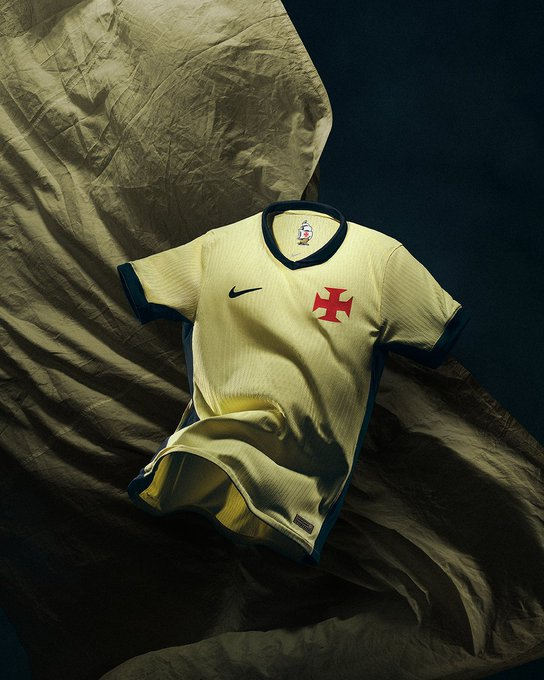 midiavascaina's tweet photo. E o Vasco com a camisa amarela hein? 😅

2 jogos
2 vitórias
8 gols marcados
1 gol sofrido https://t.co/YLZCRz4HtL