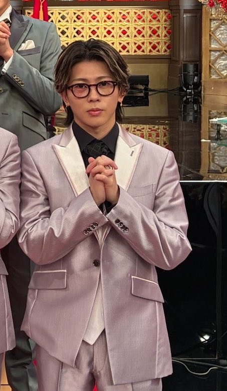 sy08n24's tweet photo. めがねせぇ本気出してきてほまメロ男 https://t.co/PjNU1rLcH2