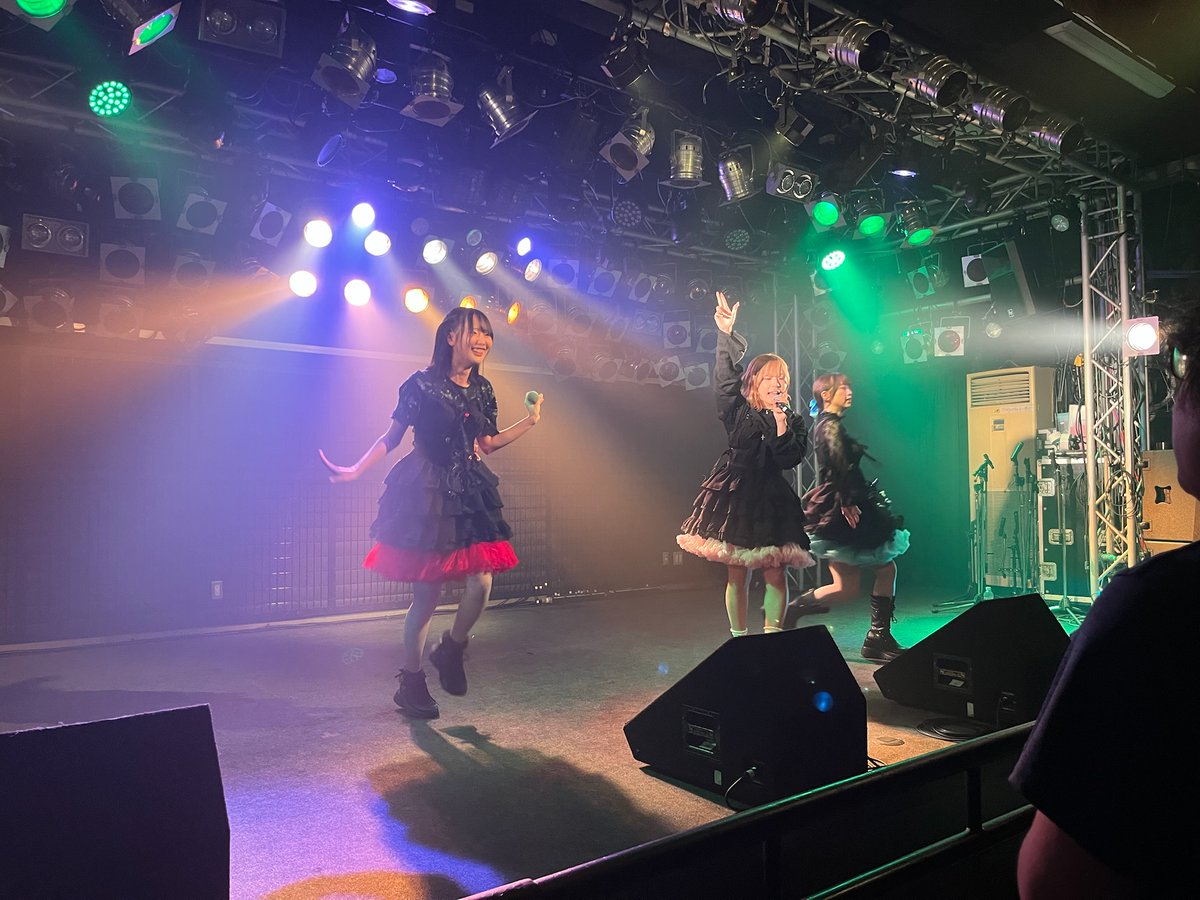 imana_meiri's tweet photo. 岡山で愛媛のご当地アイドルWELITを見る

クラウザーさん風（DMC）に言うと『彼女たちが愛媛のアイドルで良かった。身近で見ていたらガチ恋になっていただろう』

楽曲の幅は広いが曲調も歌詞も好きな曲が多すぎた
ダンスも歌声も本当に良かった
※写真UP可のハズだけど不可だったら削除します
#WELIT https://t.co/TnDHPA3jlx