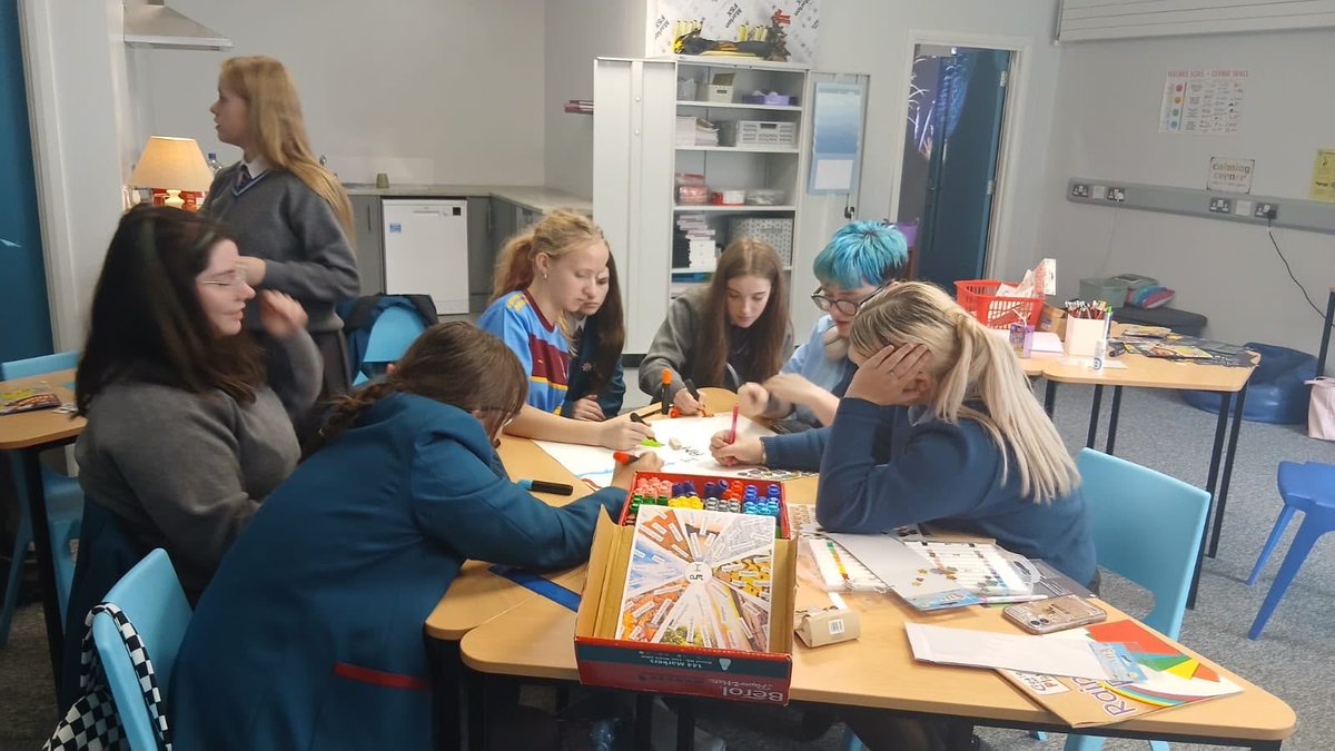 SaintsCollege's tweet photo. Our pupils kick-started their very first day in the Hub Club, working together to create some truly amazing work. It was brilliant to see everyone getting so involved, building positive relationships, and putting their creative skills into practice right from day one! π»π¨#TheHub https://t.co/bYB5FqivJZ