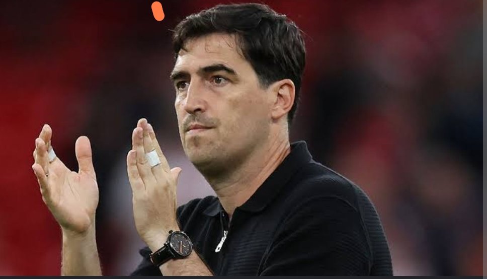 CHIDERAJOHNSON3's tweet photo. 4 wins, 3 draws across all competitions,Andoni Iraola start at Liverpool has been much better as many people criticize him for,some draws were frustrating as it were games that Liverpool normally wins but you can't fault a coach trying to find his footing on his first ever big managerial role and also the fact of how much players Liverpool lost at the end of the season. The game against Bournemouth showed signs of what is to come-high intensity pressing and preventing opponents from controlling the ball for too long. He needs time.