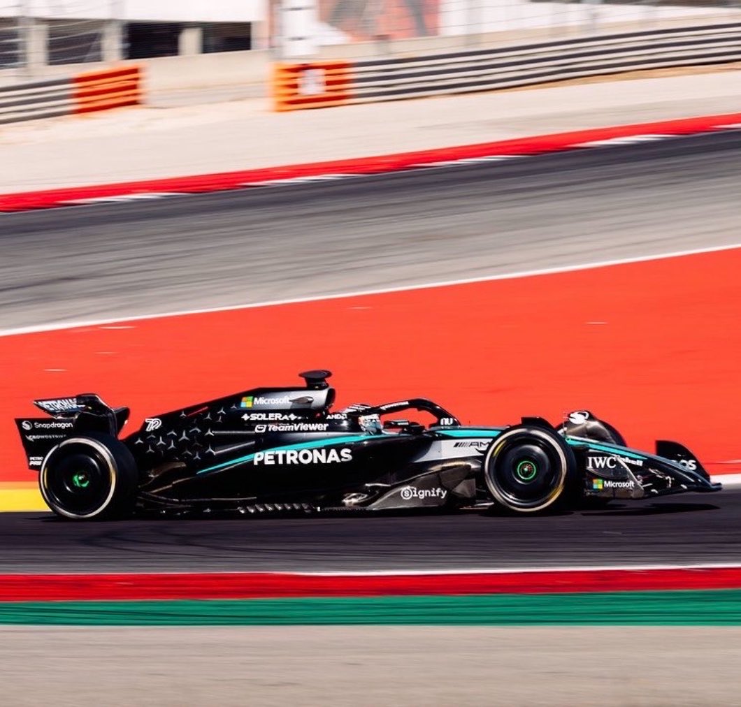 TinoCLeclerc's tweet photo. 🚨| Joshua Dürksen se convierte en el PRIMER PARAGUAYO en manejar un FÓRMULA 1 🇵🇾🐐

👉Estuvo en Portugal manejando el Mercedes del 2025. https://t.co/ml9PPDHqAU