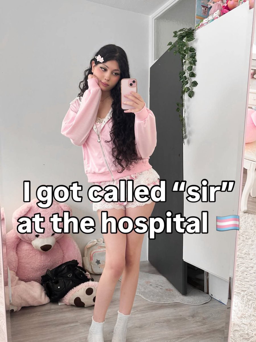tifagirlx's tweet photo. I got called “sir” at the hospital 🏳️‍⚧️

it went like this : https://t.co/7IRYn4UB6y
