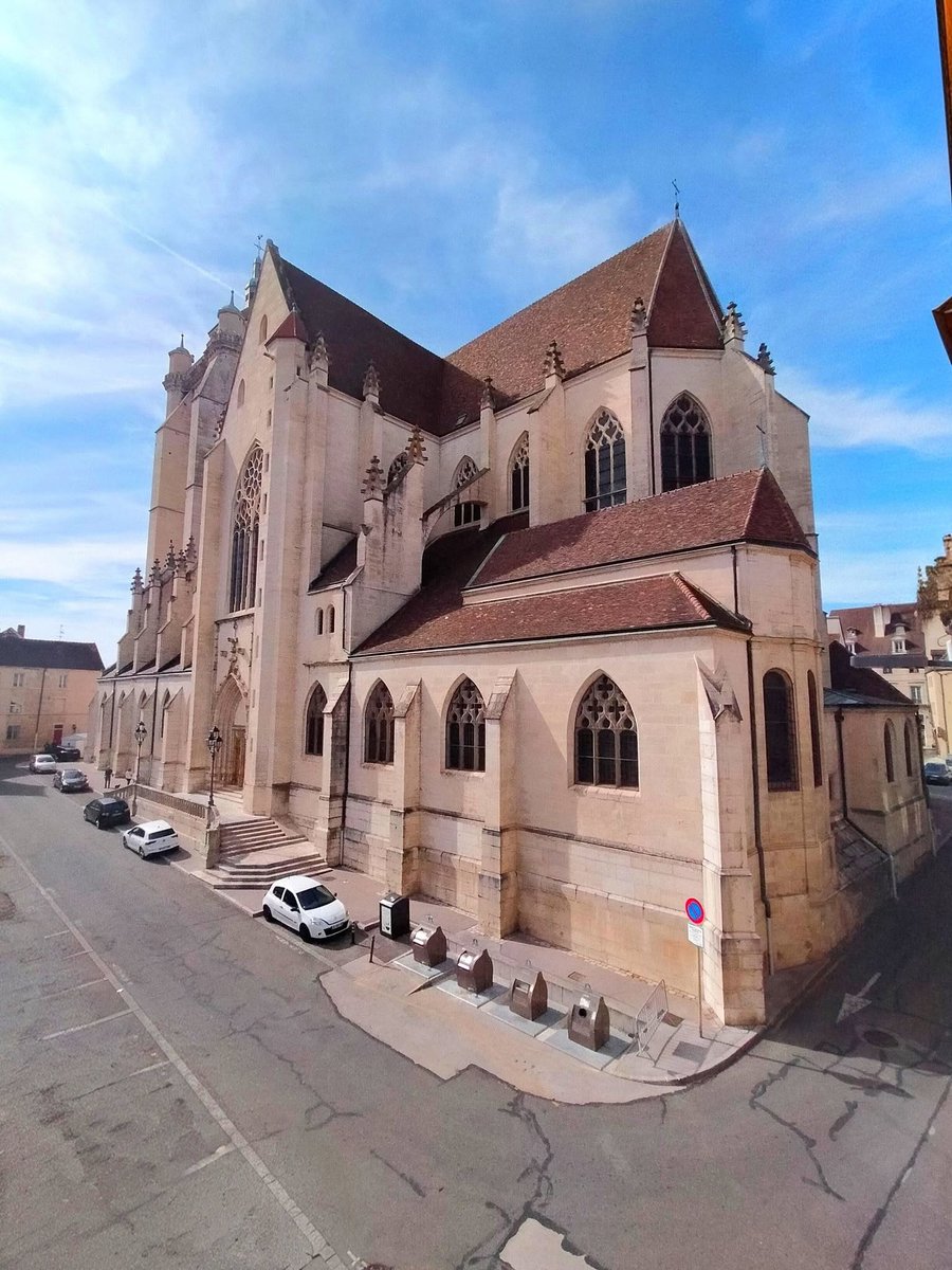 OuiBFC's tweet photo. #Dole #Jura La Basilique de Dole
(Dominique Mignerey) https://t.co/6E6cLUy2s2
