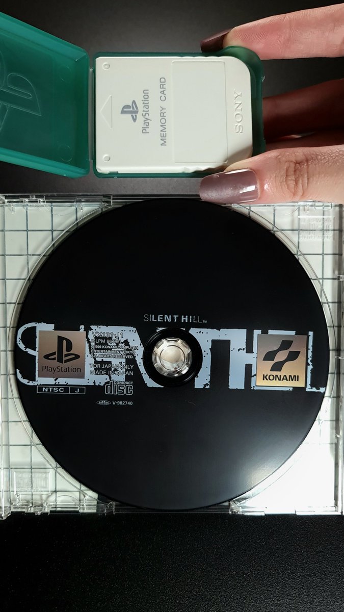 moonlightdelia's tweet photo. Silent Hill ✨️ Disc Art https://t.co/vNhRbV8JIg