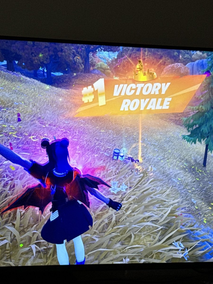 DaaaSweener's tweet photo. @saturnsreturn__ “i’m actually watching caleb williams highlights i just won in fornite and im about to #StrokeMyShit.” https://t.co/kdGEwv4YMb