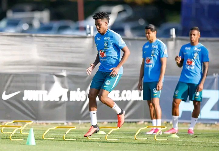 Featurescorescf's tweet photo. 🚨🇧🇷 Estevao training with the Brazil team #CFC https://t.co/WLQNF9Thu6