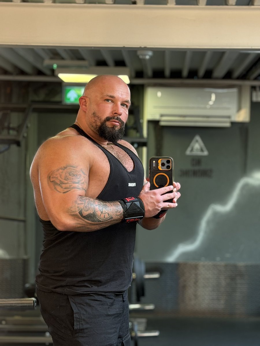 bearmusclebeard's tweet photo. Big Bear Energy 🐻
#gay #gayclip #bear #musclealpha #beard #fypppppppppppppppppppppppppppppppppppppppppppppppppppppppppppppppppppppp #fyp https://t.co/KD5NW9zmbS