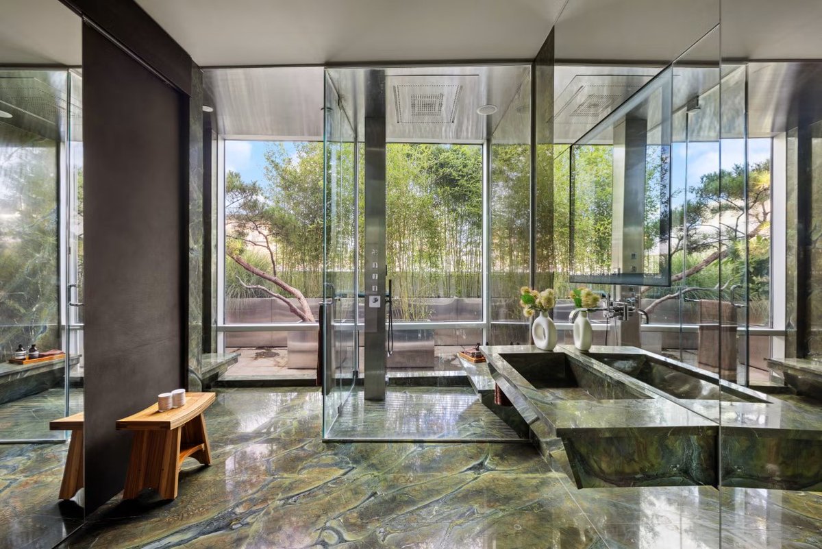 HouseTrackers's tweet photo. SOCCER LEGEND THIERRY HENRY BOUGHT TWO APARTMENTS IN NEW YORK FOR $14.85 MILLION IN 2010 AND COMBINED THEM. HE IS NOW ASKING $25 MILLION

He bought them when he moved from Barcelona to play for the New York Red Bulls.

Roughly 6,000 sqft with 14-foot ceilings, plus about 3,400 sqft of outdoor space including a private rooftop with a pergola and a barbecue area.

He lived there about five years, retired from playing in 2014, and moved to London. They kept it and visited for the next decade.

They listed it at $26.75 million in early 2025 and pulled it off the market. It is back on now.