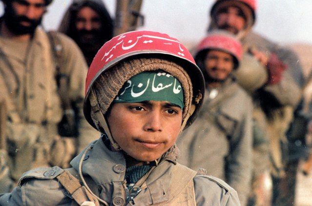 DEnqlab's tweet photo. دوران دفاع مقدس تمرینی برای بازخوانی فرهنگ ایثار، مقاومت و مسئولیت‌پذیری است؛ فرهنگی که سرمایه‌ای ماندگار برای نسل امروز و فردای ایران خواهد بود.
#مهر_مقاومت
#قله_ایثار https://t.co/hY0bfz38zE