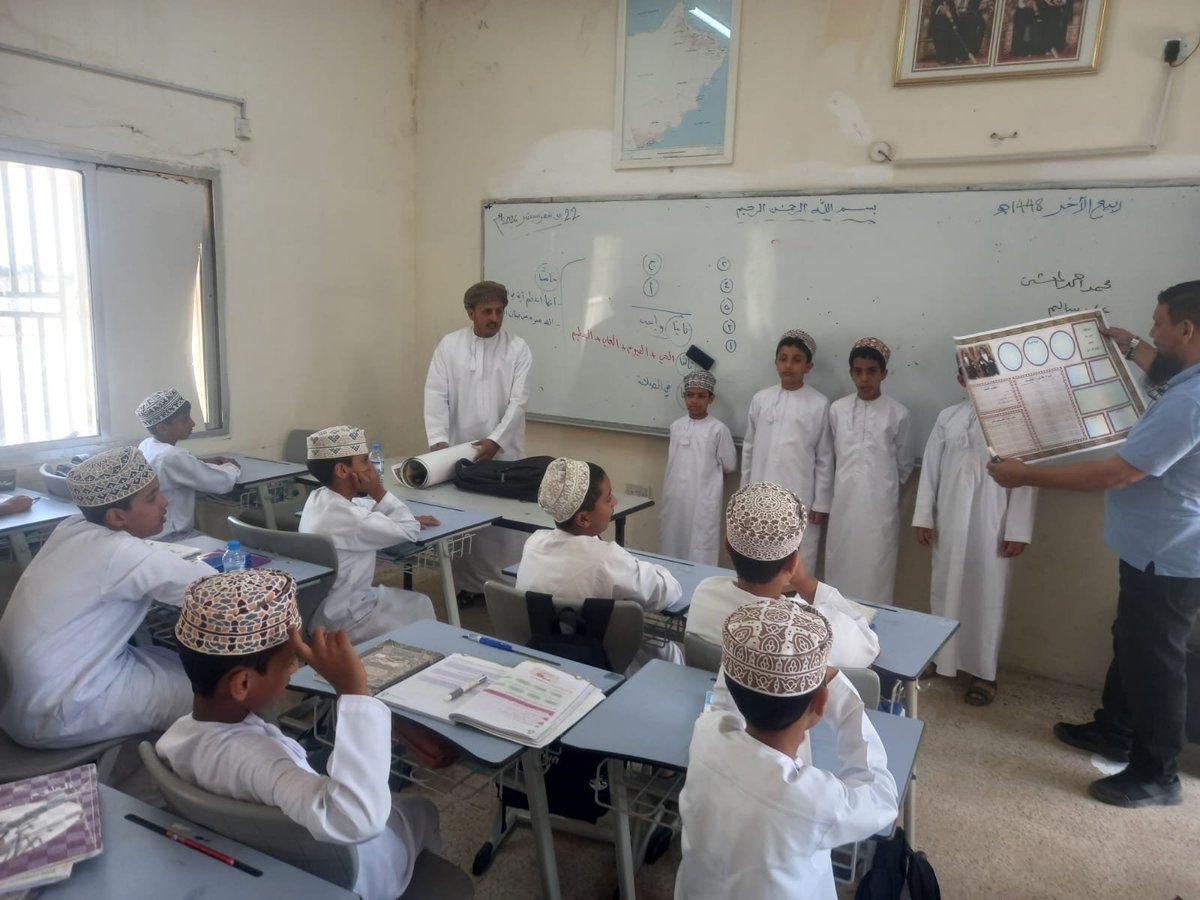 shehetschool's tweet photo. تماشياً مع خطة التطوير ؛ تم تنفيذ برنامج "قادة الشورى:ممارسة وانتخاب" إشراف فريق التقويم الذاتي.وتضمن ورشة توعوية، وفتح باب الترشح، وعملية اقتراع حيّة لانتخاب مجالس الفصول. الأثر المحقق: تأصيل قيم الهوية والمواطنة. بناء الشخصية القياديةوإكساب الطلبة ثقافة انتخابية عملية. https://t.co/APihChtnxu