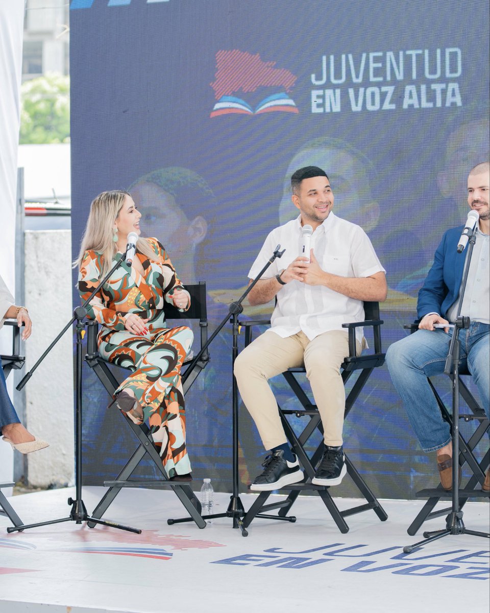 JuventudRD's tweet photo. Hay apoyos que se sienten durante todo el camino. 📚✨

Gracias a FAIA MEDIA por haber estado presente de principio a fin en #JuventudEnVozAlta, acompañando cada etapa de este reto y ayudando a que más personas conocieran de cerca todo lo que estaba pasando página tras página. https://t.co/j019W5rZzi
