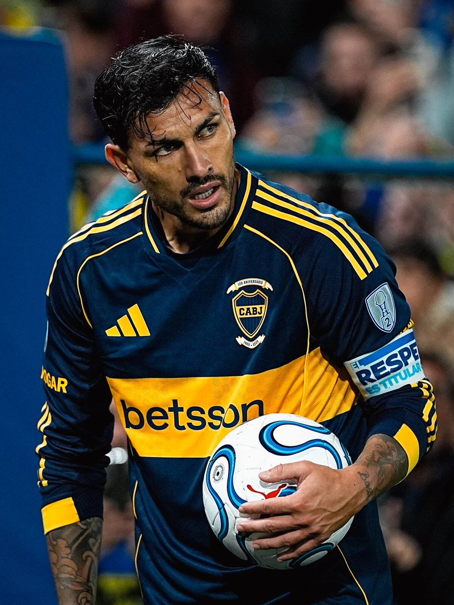 NegrinBoka's tweet photo. Mientras algunos que juegan una sola competencia no quieren jugar contra Sarmiento… 

Les recuerdo que Paredes jugó la final de un Mundial siendo figura y 48hs después estaba jugando con la camiseta de Boca siendo capitán y figura.

Que huevos que tiene nuestro Campeón del Mundo!!!