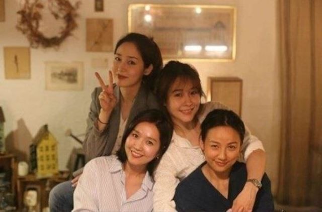 revistakoreain's tweet photo. Após cerca de 21 anos, o #FinKL anunciou um comeback com sua formação completa, contando com #LeeHyori, #OckJooHyun, #LeeJin e #SungYuri. 

O quarteto, que debutou em 1998 e é um dos grandes nomes da 1ª geração do K-pop, não lançava uma música como grupo completo desde 2005.

cr: Soompi