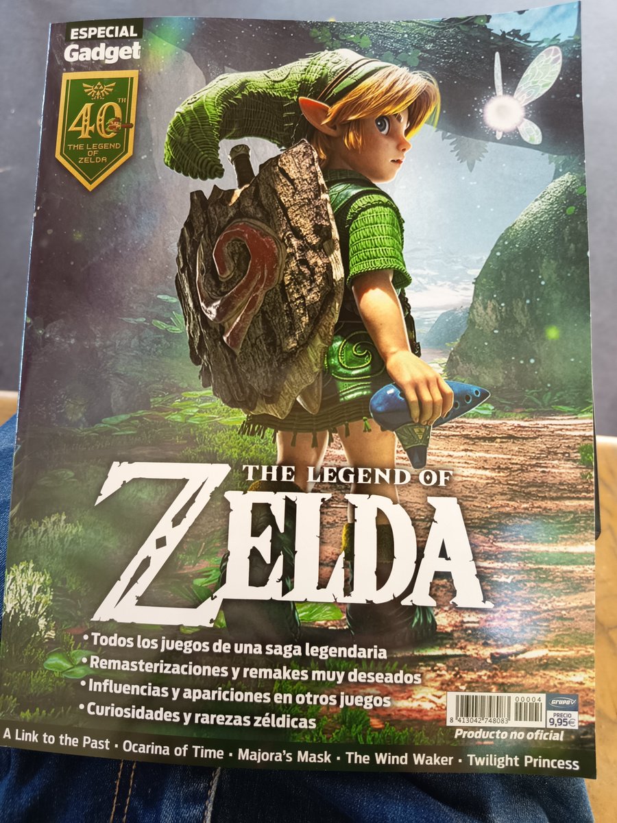 posadatermina's tweet photo. Paseando por la calle me encuentro en el kiosko una revista de 180 páginas que repasa toda la saga de 'The Legend of Zelda' por su 40 Aniversario. Y claro, he tenido que comprarla. 💚 https://t.co/yPzyzQLNJJ