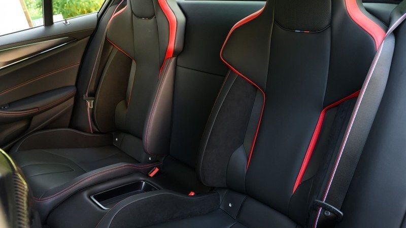 AutoGlobCo's tweet photo. BMW built the M5 CS for just one model year. Its 4.4L twin-turbo V8 made 635 hp, while weight dropped 70 kg versus the M5 Competition. 0–62 mph took just 3.0 seconds. A super-sedan with a very short production story.
#BMWM5 #M5CS https://t.co/Z3xt7re5qH
