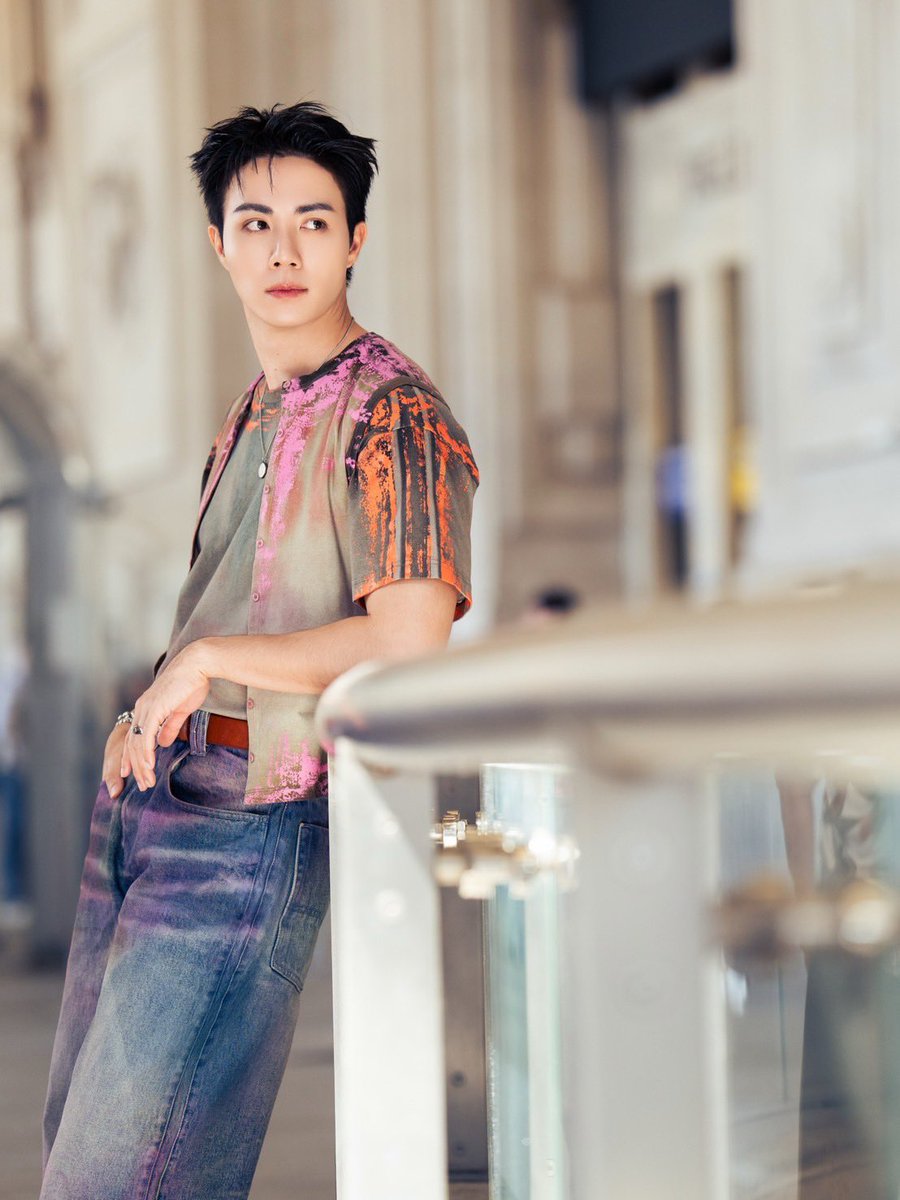 eleva_official's tweet photo. เสิร์ฟภาพฟร้อนท์โรว์สุดหล่อ ของ ‘ซี พฤกษ์’  พร้อมร่วมชมแฟชั่นโชว์ DIESEL นำเสนอคอลเล็กชั่นใหม่ Spring Summer 2027 ที่จัดขึ้นในค่ำคืนนี้ ณ กรุงมิลาน ประเทศอิตาลี 

#ZeePruk @zee_pruk 
#DIESELxZEEPRUK
#Diesel #DieselSS27 @DIESEL 
#ÉLEVA https://t.co/eKovt6Sl62