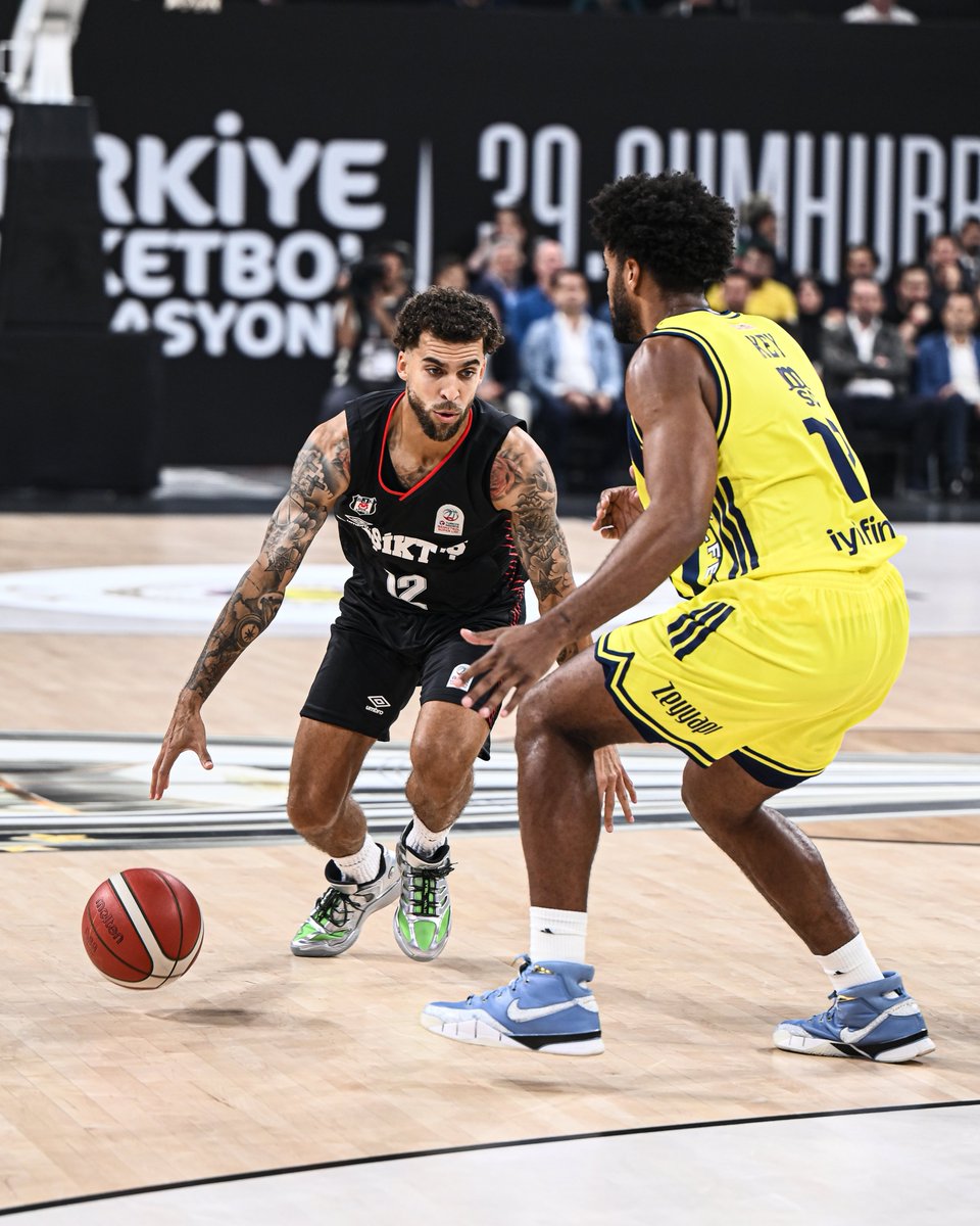 BJK_Basketbol's tweet photo. ▪️ 1. Çeyrek Sonucu

Beşiktaş 10-21 Fenerbahçe Tarfin

#CumhurbaşkanlığıKupası | #HearWeAre https://t.co/GR0DFGIQxY