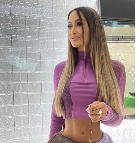 75secondes's tweet photo. 🔴Les stars de télé-réalité Léa Mary et Oceane Elhimer en garde-à-vue à Dubaï pour "détention de stupéfiants"

🗞️ https://t.co/Jb0pPVPvd5 https://t.co/qu1mEcPpaz