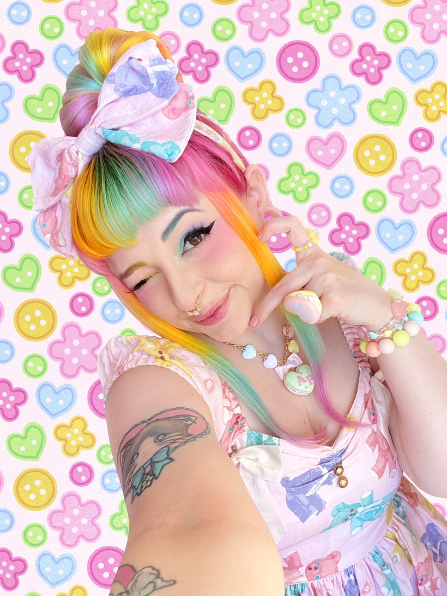 pixieeelocks's tweet photo. my final form 🙂‍↕️💗🌈💕💐✨ https://t.co/W7snOrVxaW