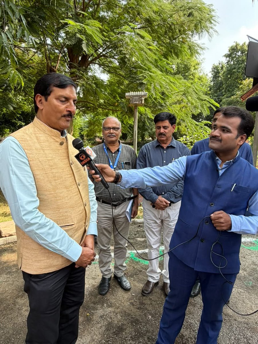 ateekanchor tweet picture