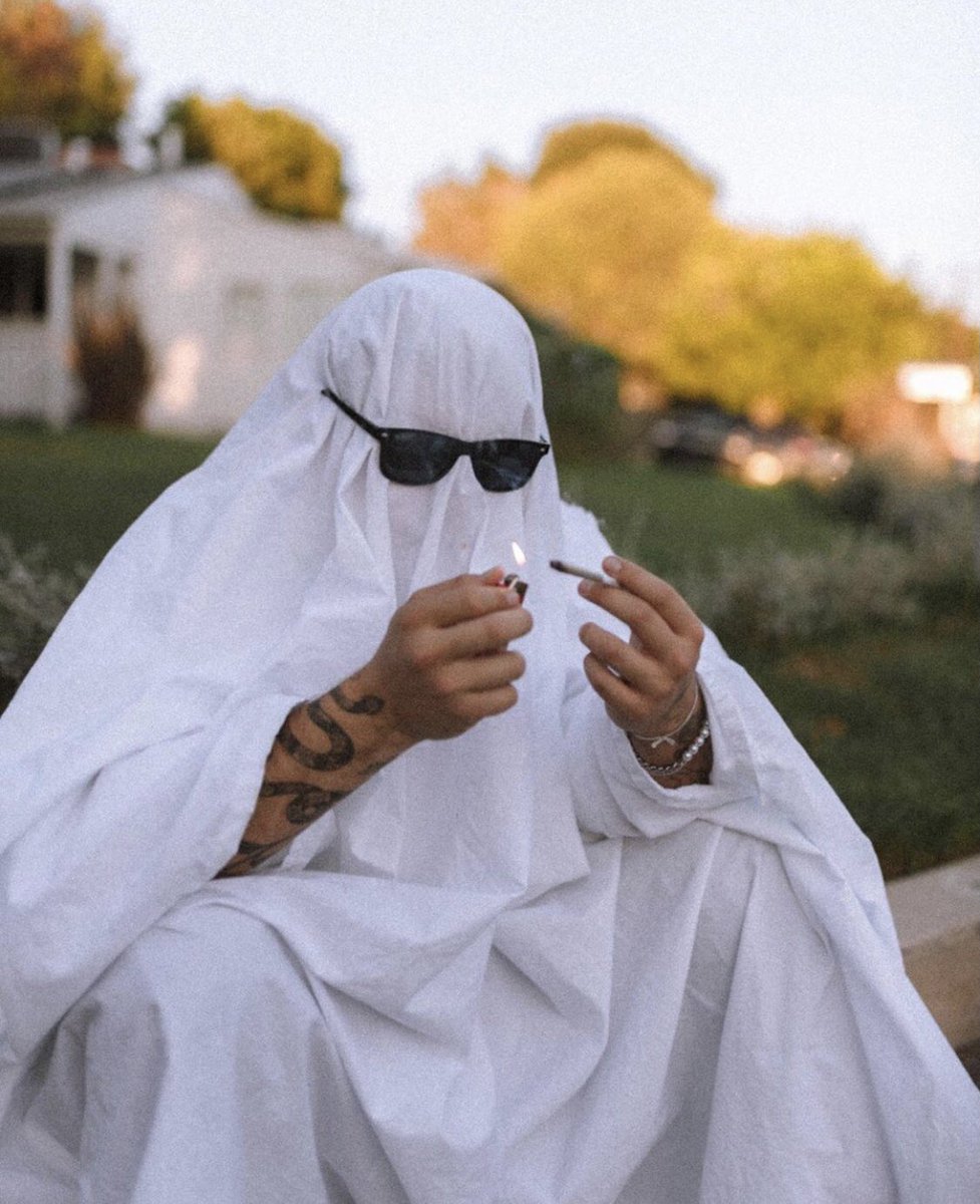 Cannibal_Korpse's tweet photo. Its the first day of fall https://t.co/gIM4P0XSqU