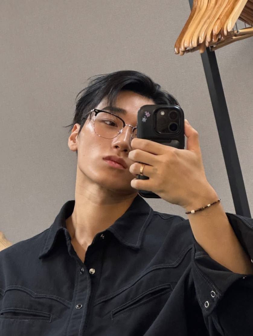 v4LSl4UgHt3R_'s tweet photo. HEYYY

#AtinySelcaday #ATSD #에이티즈 #CHOISAN #최산 https://t.co/G5hQHuDOcE