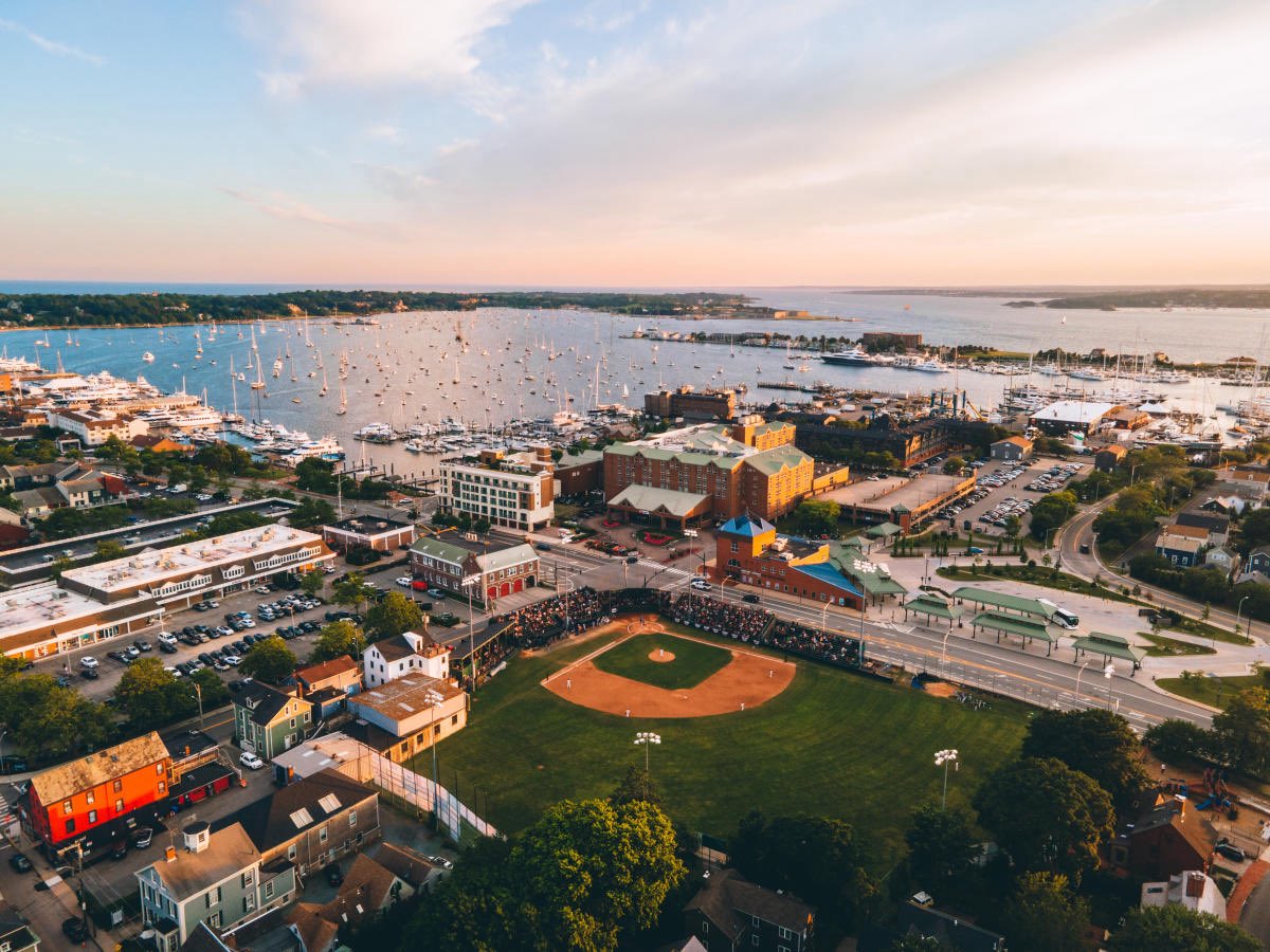 KeaneyBlueBlood's tweet photo. This is awesome, Rhody Baseball will play a fall exhibition game vs Boston College at historic Cardines Field in Newport https://t.co/4u0Wv0F2VI