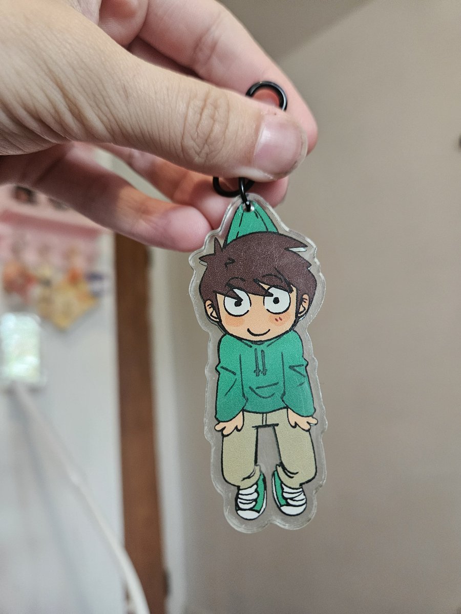 hikkopy's tweet photo. My edd keychain is so well worn that he has no more green border...he is clear now https://t.co/Y01yNgJEEZ