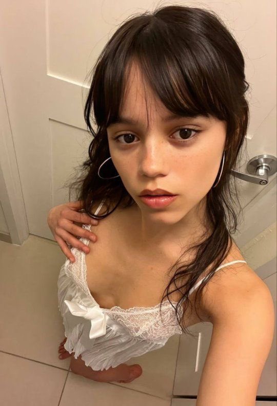 JenneOrtega58's tweet photo. just a girly kinda day 🎀 https://t.co/VZlIxLbutO
