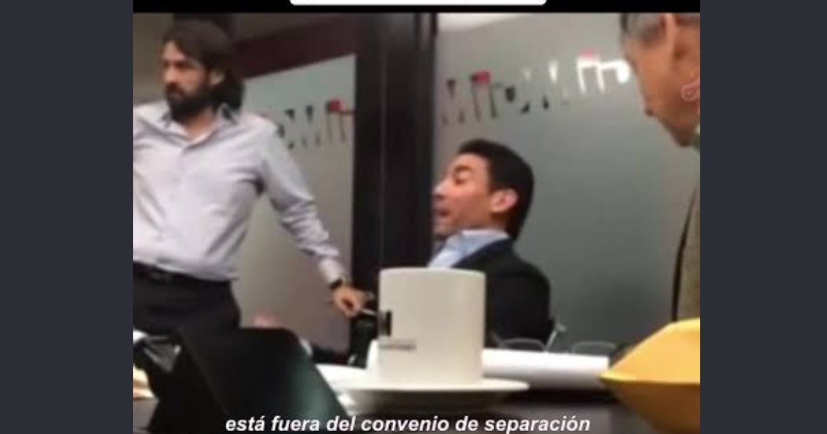 DaSuarez07's tweet photo. Finísimas y civilizadas personas 😂😂 https://t.co/RkGvoRtJyb