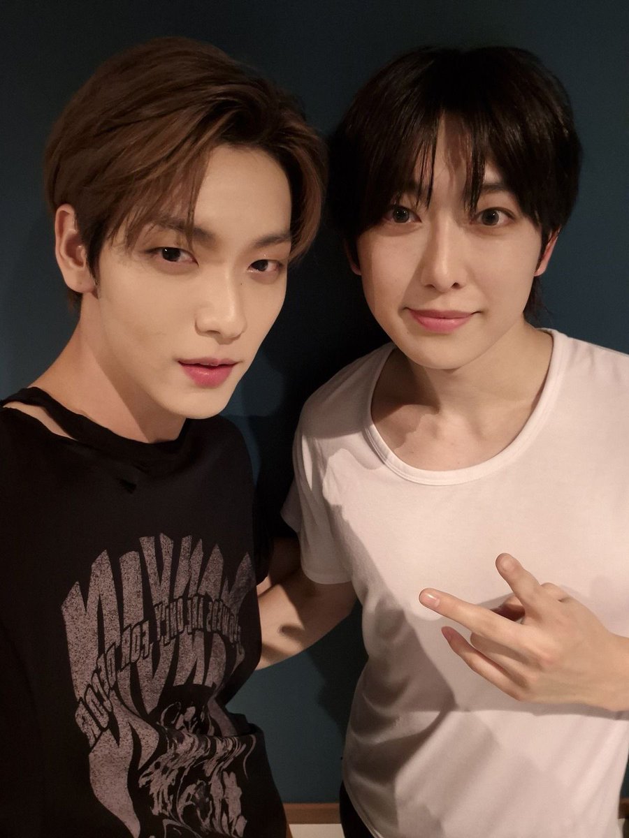 bfweno's tweet photo. second oldest pokémon nerds who are in love with their oldest member it boy bottoms.. friends with lots in common i'm sure https://t.co/6LIpJHFRxB