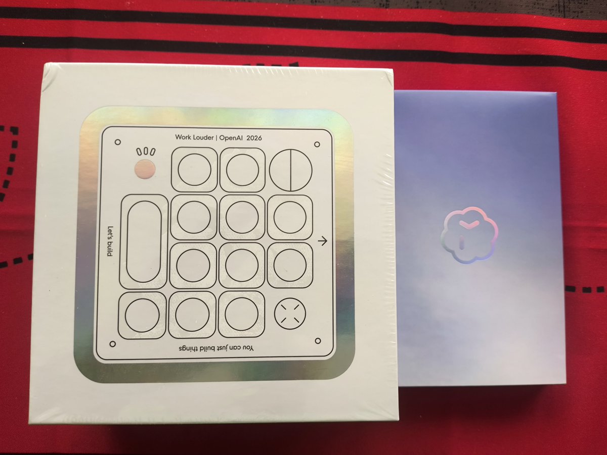 morote_13's tweet photo. Ya tengo en mi poder el Codex Micro de OpenAI, del sorteo realizado por @JonhernandezIA . Ahora toca aprender ha usarlo, 😂😂😂😂. Gracias. https://t.co/PtpgSX5yoJ