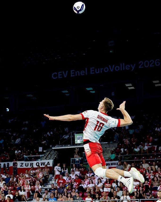 TeamORLEN's tweet photo. Polacy w półfinale mistrzostw Europy! 🤩

Zwycięstwo 3:0 z Niemcami sprawia, że polscy siatkarze są już w strefie medalowej. 💪

Półfinał (z Belgią lub Słowenią) już w najbliższy piątek! 🔜 https://t.co/YTAX4jpsAi