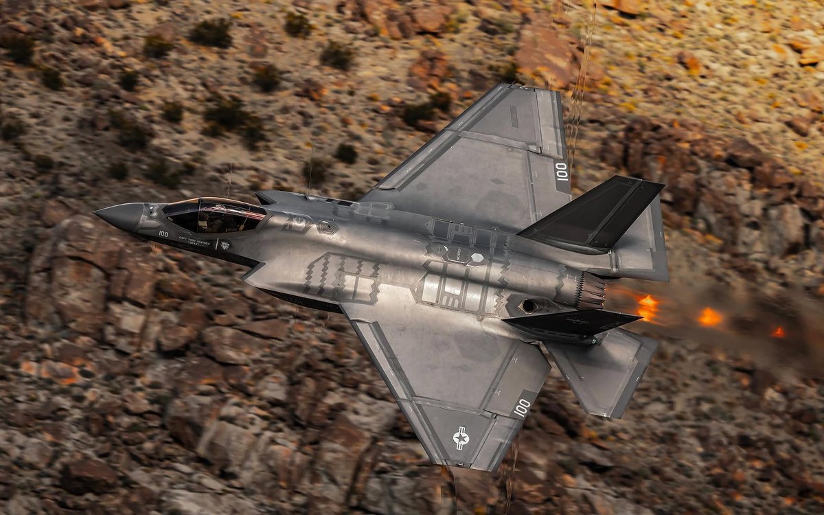 PASU_MATRIX's tweet photo. A detailed look at the F-35's low-observable surfaces https://t.co/FObzijOrSA