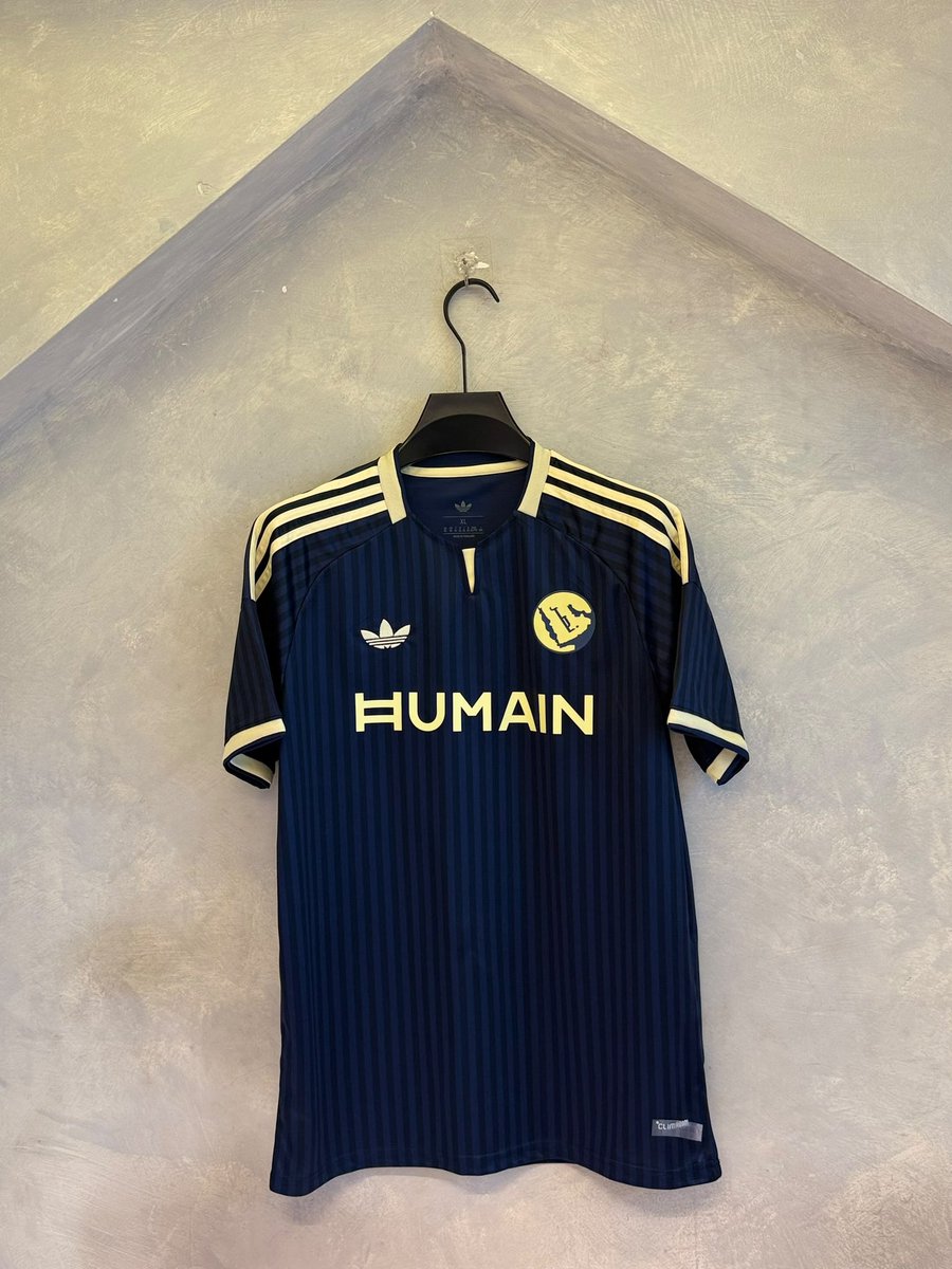 IamCharles_00's tweet photo. AL NASSR HOME AND AWAY JERSEY

🏷️ 20,000 https://t.co/HrYS2KhqV3