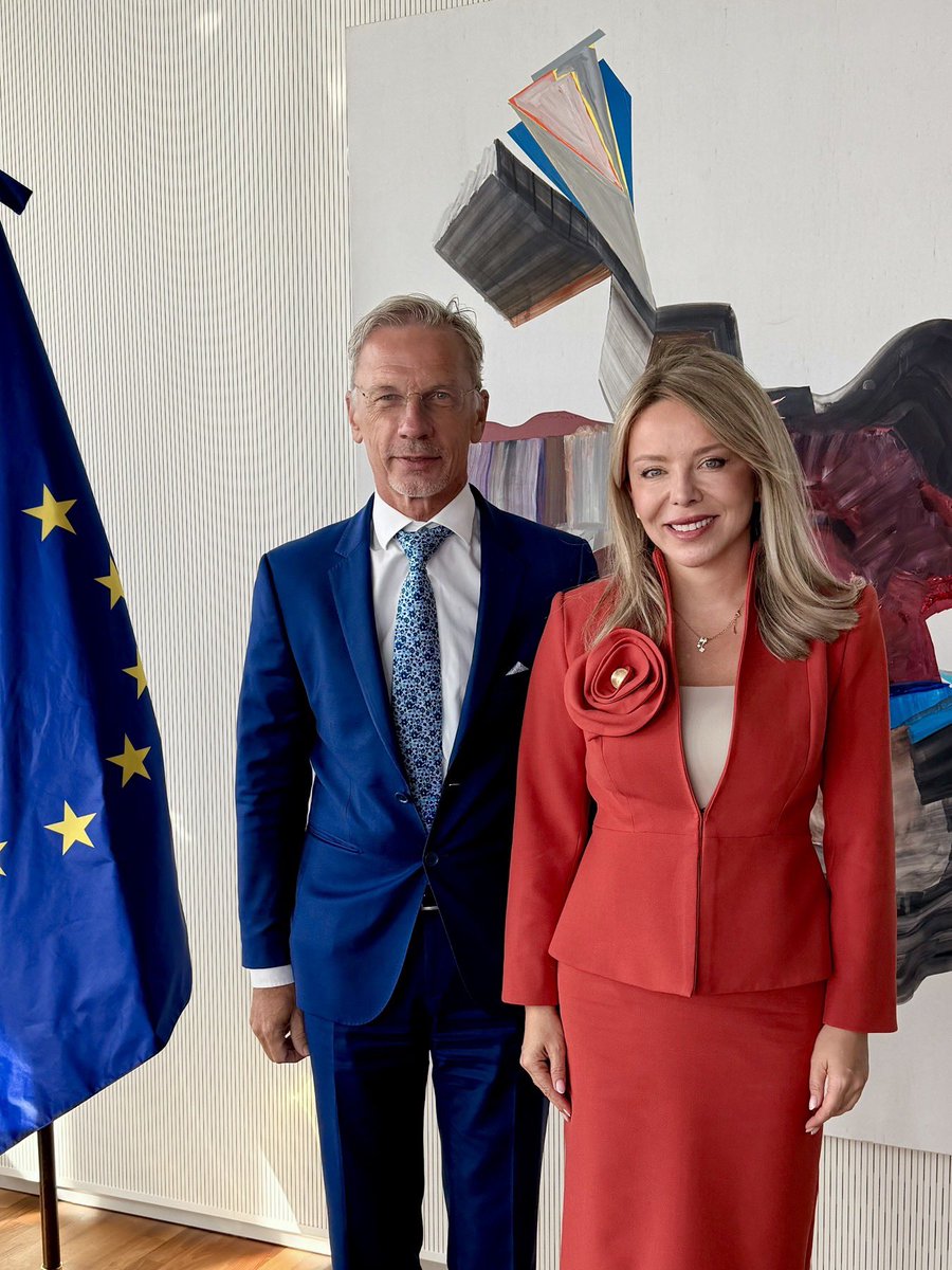 centralnabanka's tweet photo. 🇲🇪🇪🇺 A #CBCG delegation, led by Governor @IrenaRadovicMNE , conducted a working visit to @ecb in Frankfurt.
🏦 In a meeting with @ecb Vice-President Boris Vujčić, discussions covered the next steps towards #CBCG’s full institutional and operational readiness for future #ESCB membership.
🇪🇺 #CBCG continues its preparations to become a fully functional part of the European System of Central Banks from the first day of Montenegro’s #EU membership.