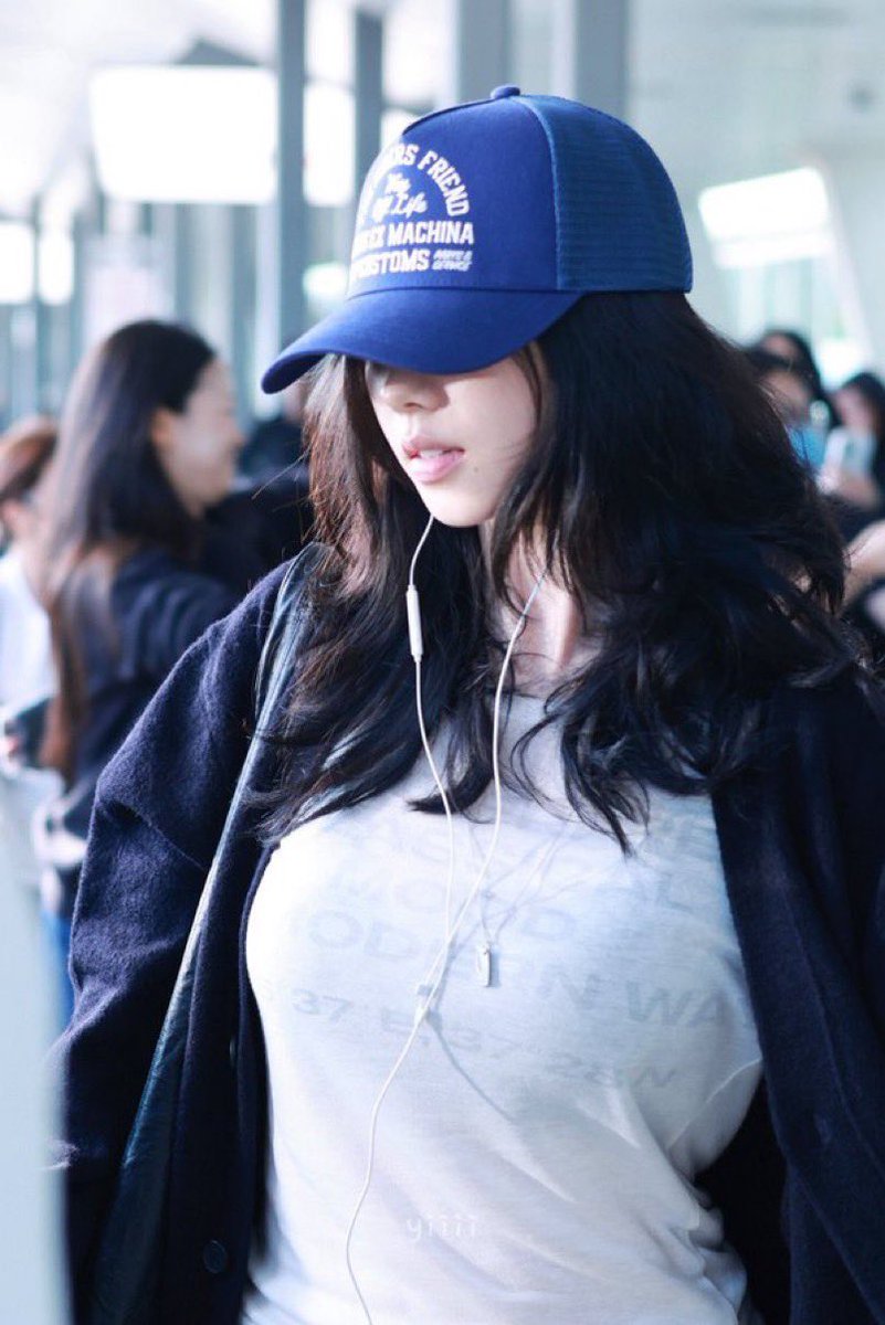 jmjfangirl's tweet photo. just slap it on my face 😭😭😭😭😭😭😭😭😭😭😭😭😭😭😭😭😭😭😭 https://t.co/k1ozRzBJue